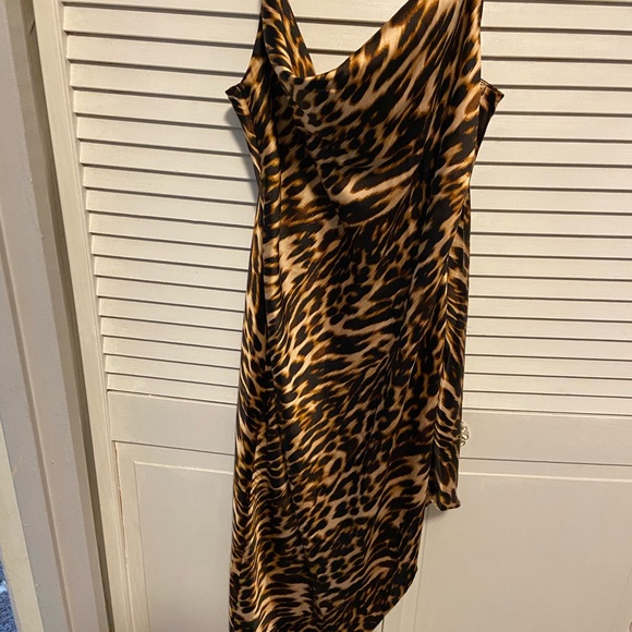 Forever 21 Satin Leopard Slip Asymmetrical Dress size 12 - Picture 7 of 8